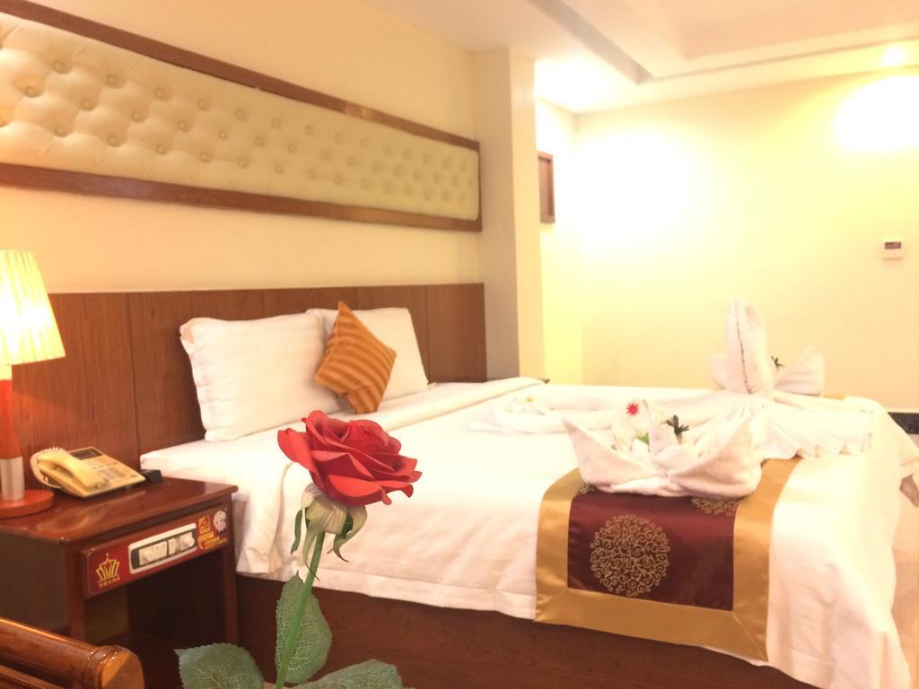 Huang Ting Hotel Phnom Penh Exterior foto